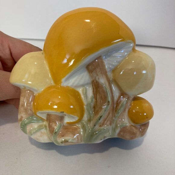 Vintage Retro 70s Mushroom Napkin Holder MCM Ceramic 4" Yellow White Kitchen - Picture 5 of 8